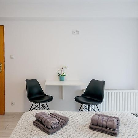 Апартаменты Studio I Pokoje I Pokoje Z Lazienkami Гданьск Экстерьер фото