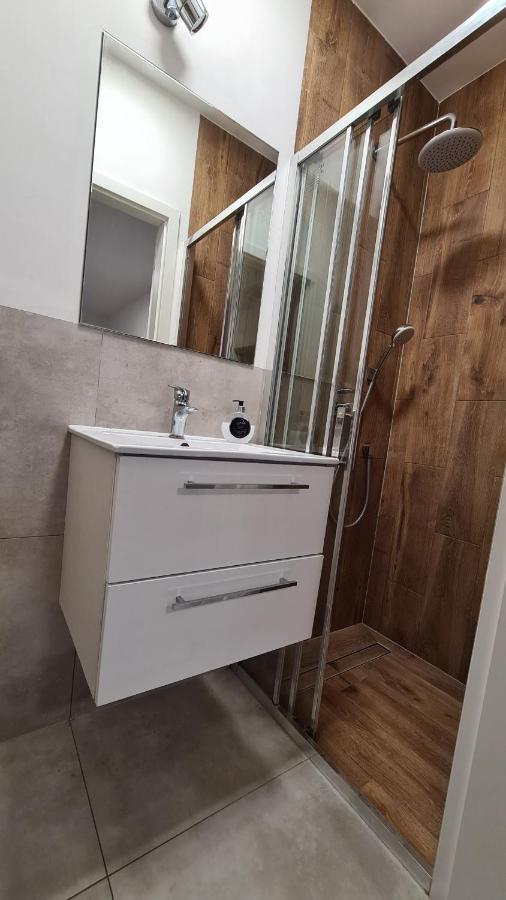 Апартаменты Studio I Pokoje I Pokoje Z Lazienkami Гданьск Экстерьер фото
