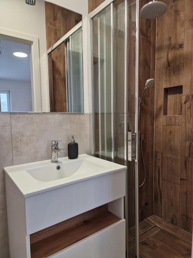 Апартаменты Studio I Pokoje I Pokoje Z Lazienkami Гданьск Экстерьер фото